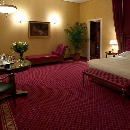Hotel Maxim Peschiera Borromeo Exteriör bild