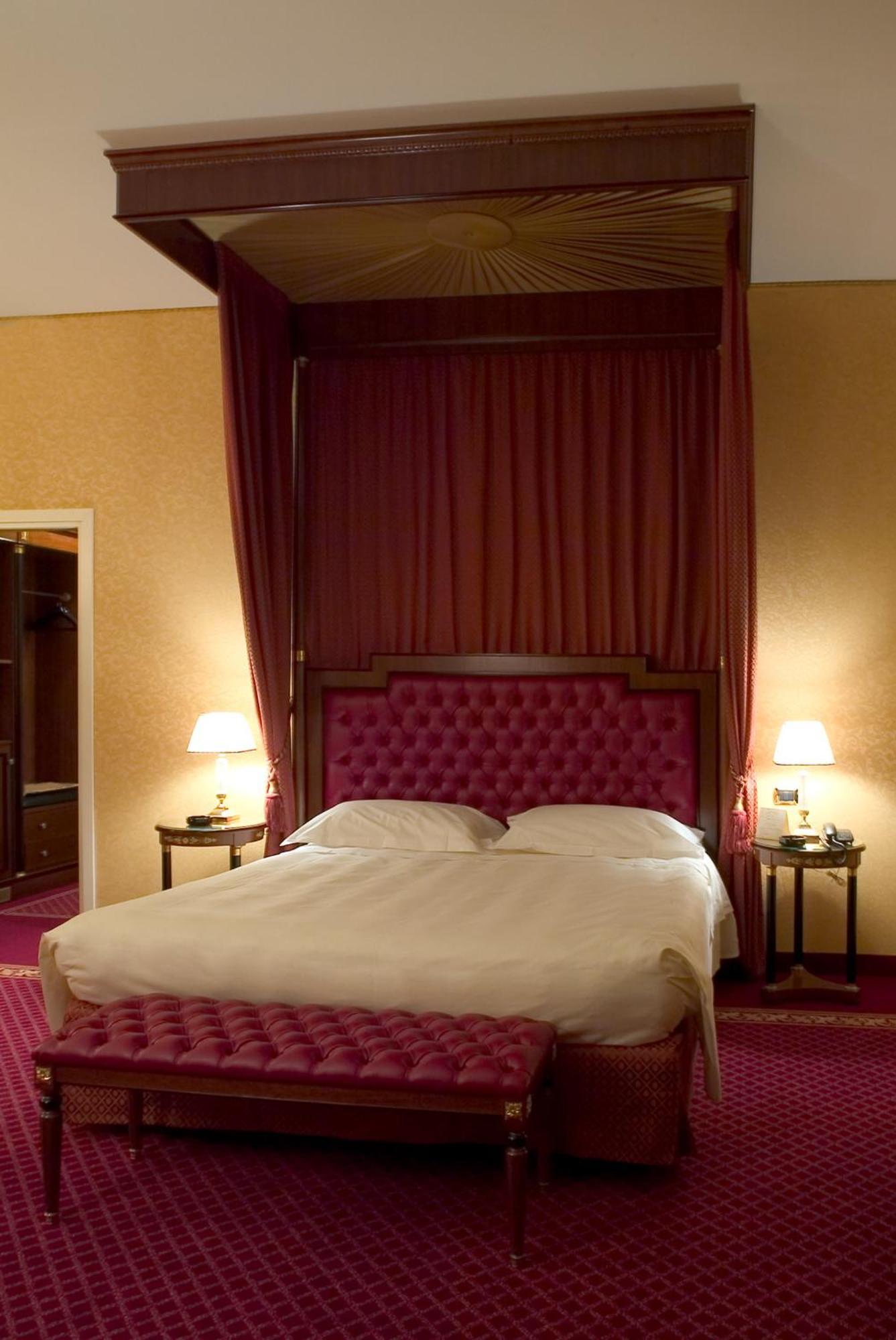 Hotel Maxim Peschiera Borromeo Exteriör bild