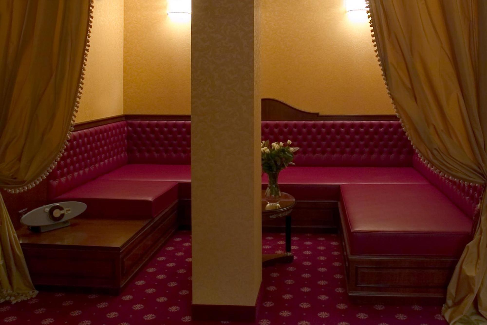 Hotel Maxim Peschiera Borromeo Exteriör bild