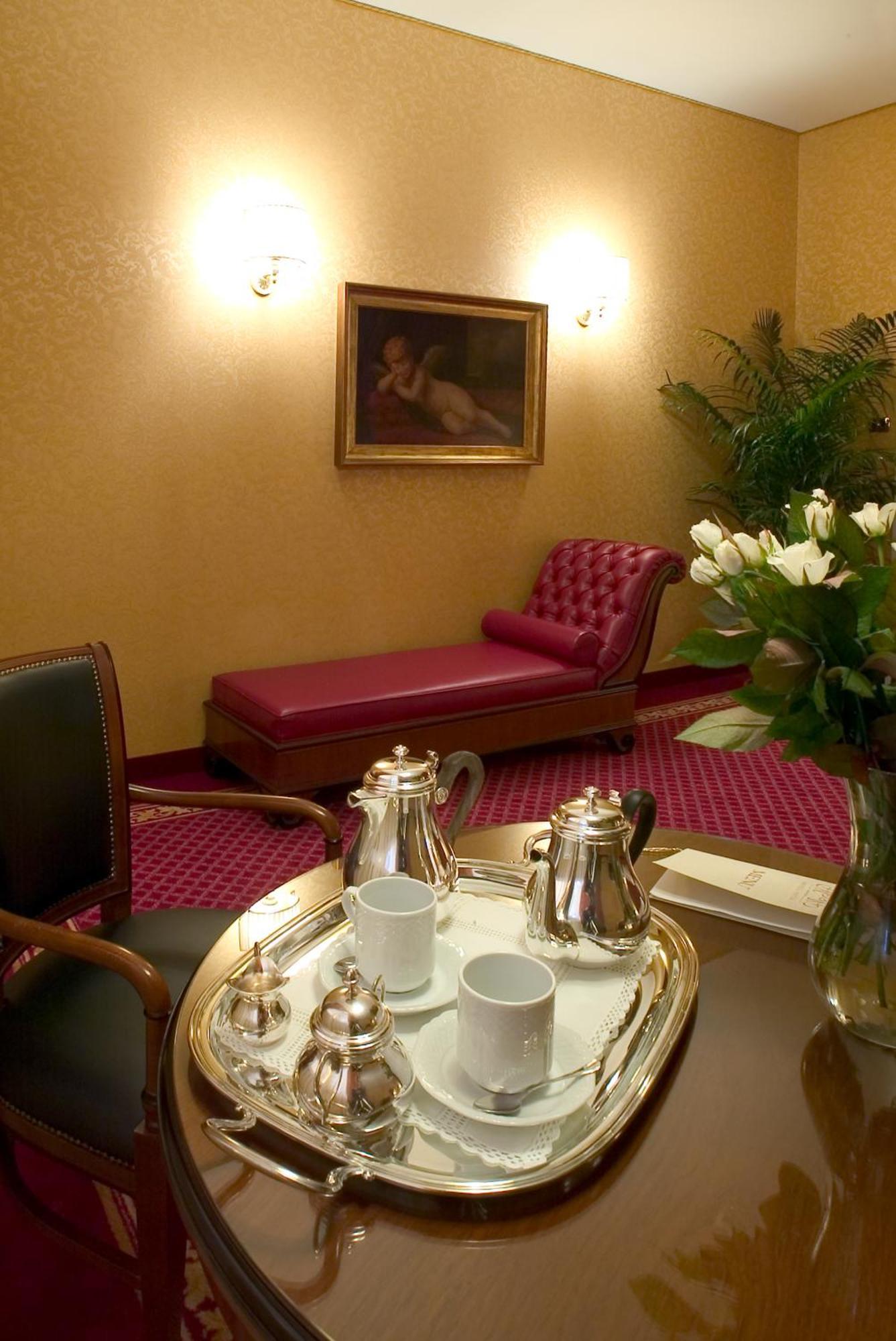 Hotel Maxim Peschiera Borromeo Exteriör bild