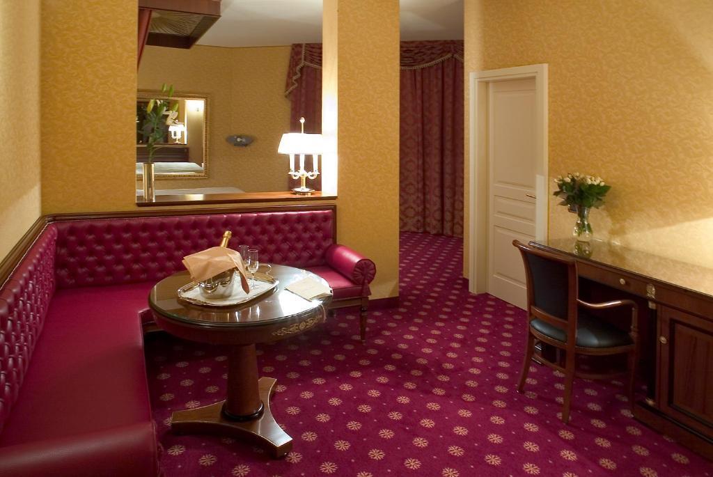 Hotel Maxim Peschiera Borromeo Rum bild