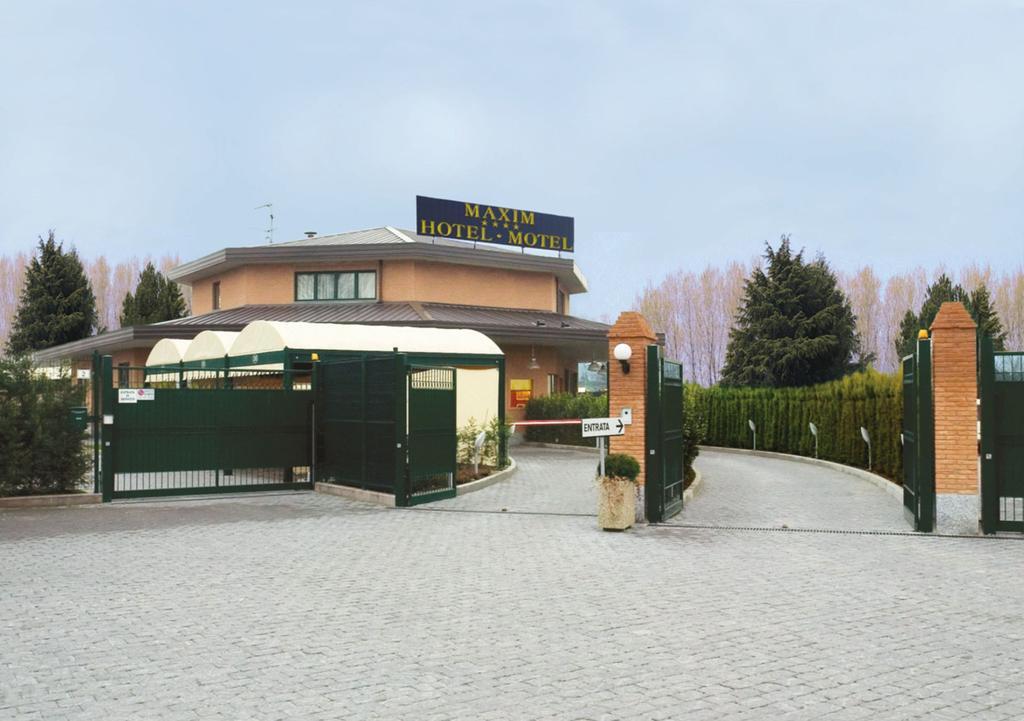 Hotel Maxim Peschiera Borromeo Exteriör bild