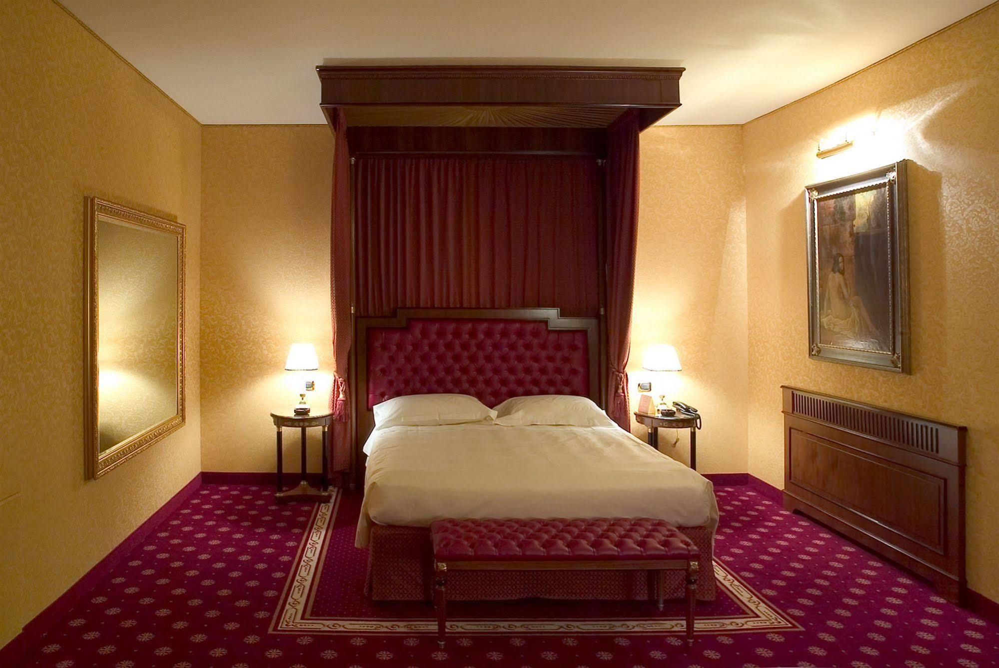 Hotel Maxim Peschiera Borromeo Exteriör bild